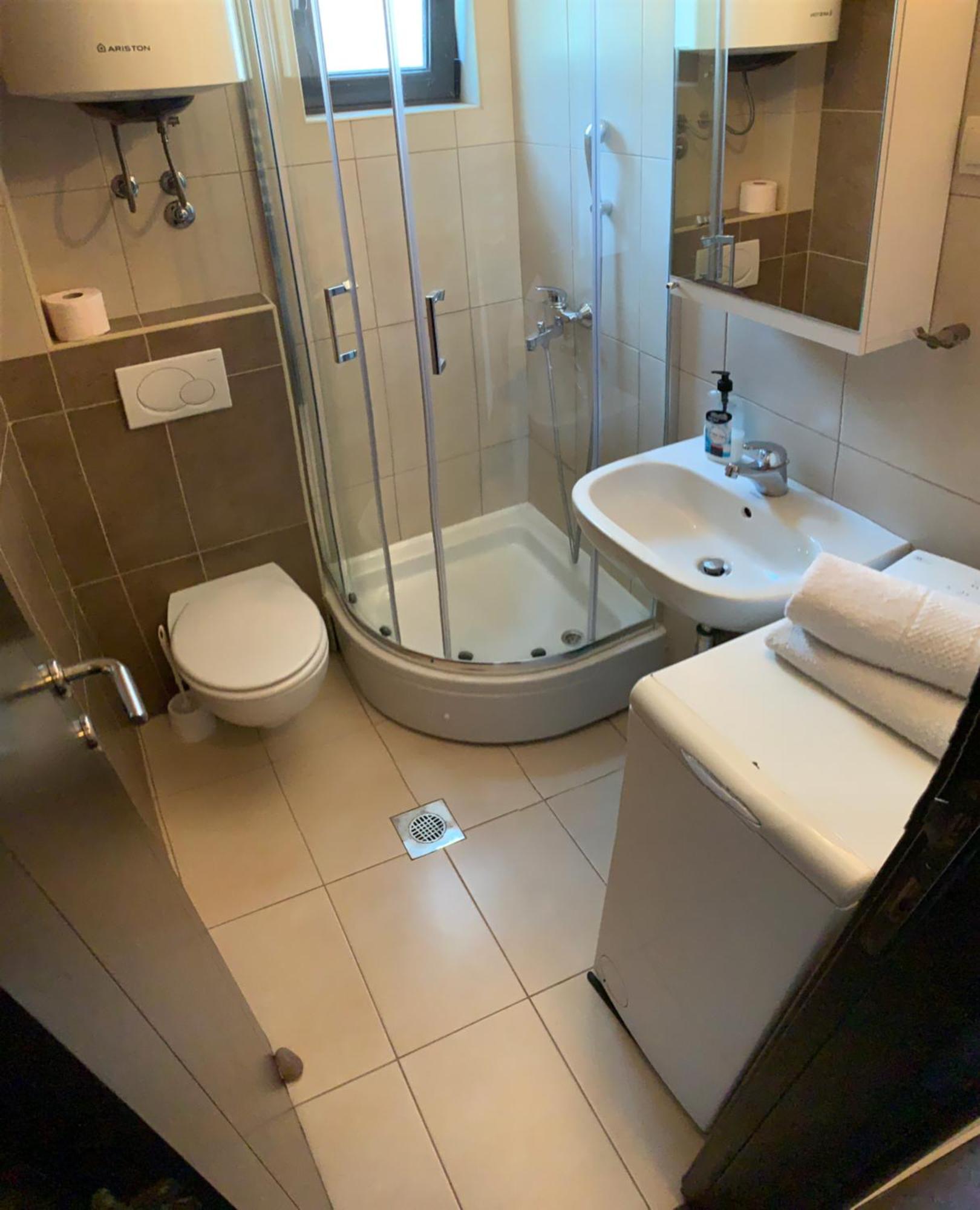 Lov Guest house